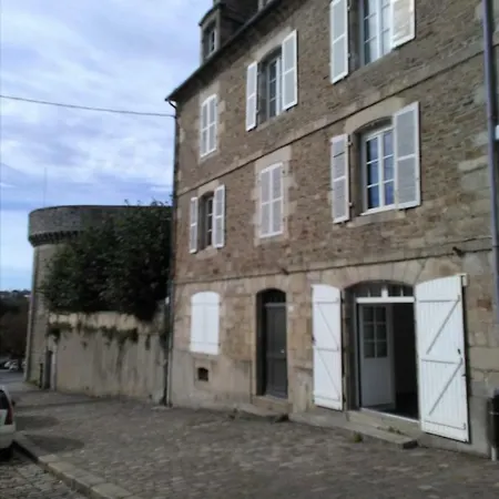 Gate House Lodge Dinan Exterior photo